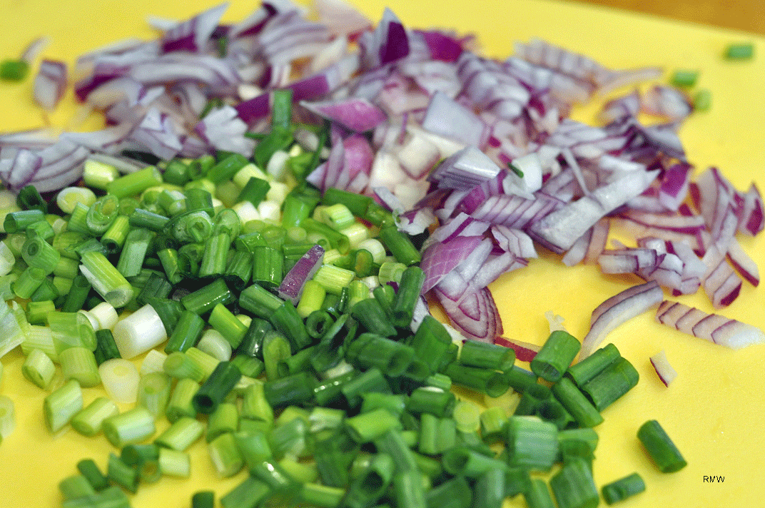 green-red-onions