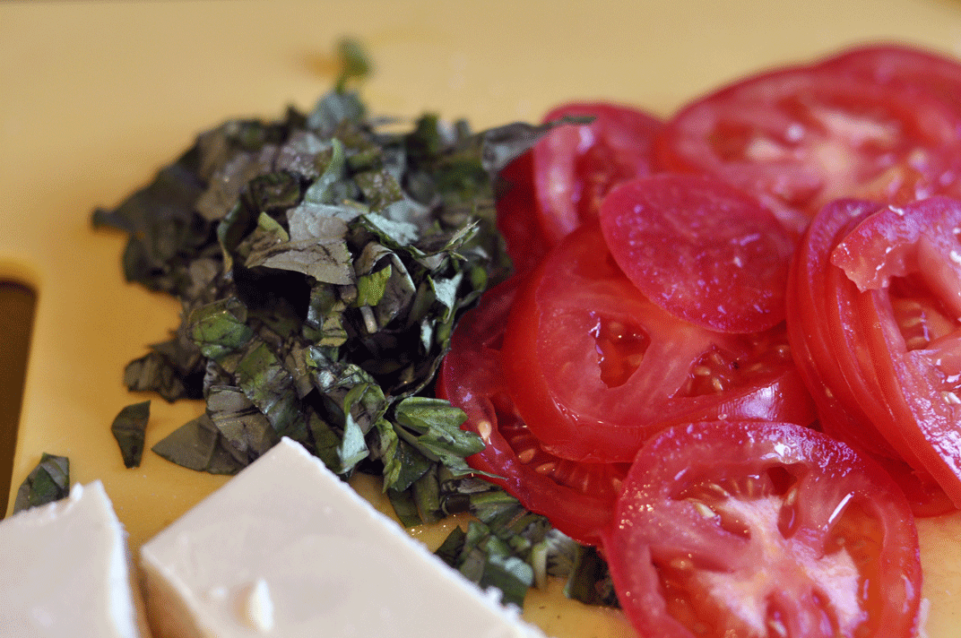 basil-tomatoes-cheese