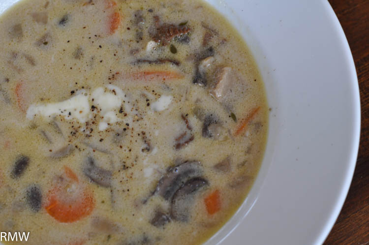 https://therockymountainwoman.com/wp-content/uploads/2018/03/mushroom-barley-soup.jpg