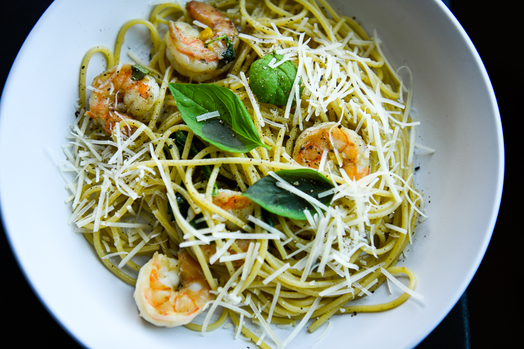 Basil shrimp pasta